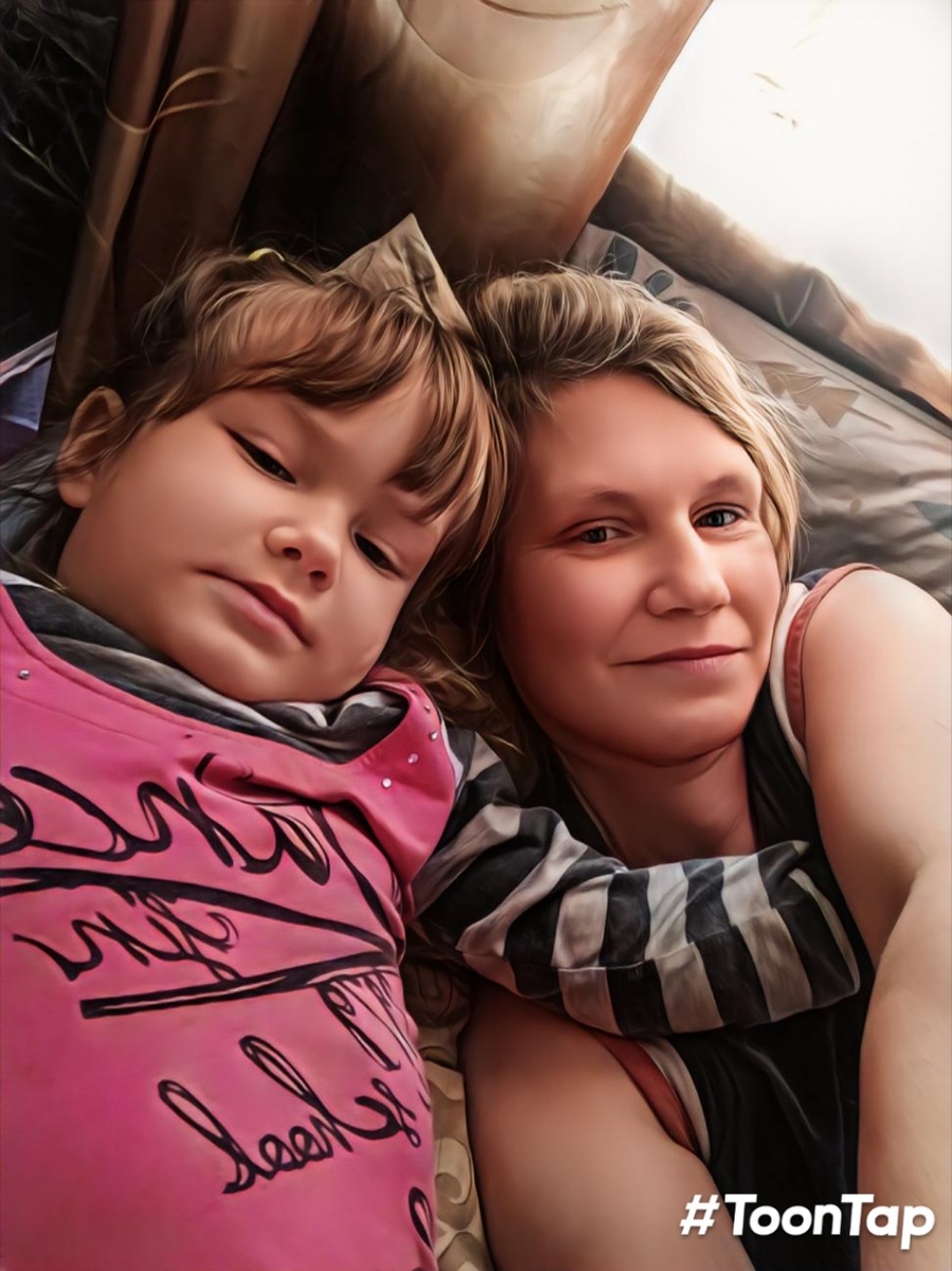 По развлекалась с нейросетью. Здесь я такая молодая вышла☺️. Прям отдохнула, посвежела после праздников 😂. Пусть так и будет. Нечего на меня упаханую смотреть!