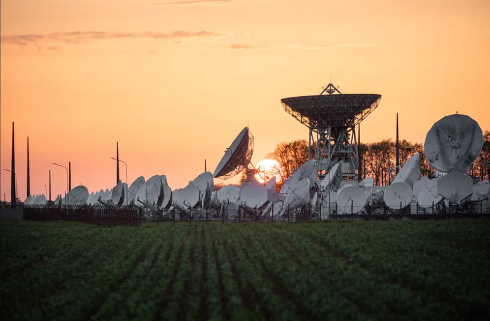 Комплекс Eutelsat Париж-Рамбуйе во Франции.    
 Источник: Eutelsat / Adrien Daste  📷
