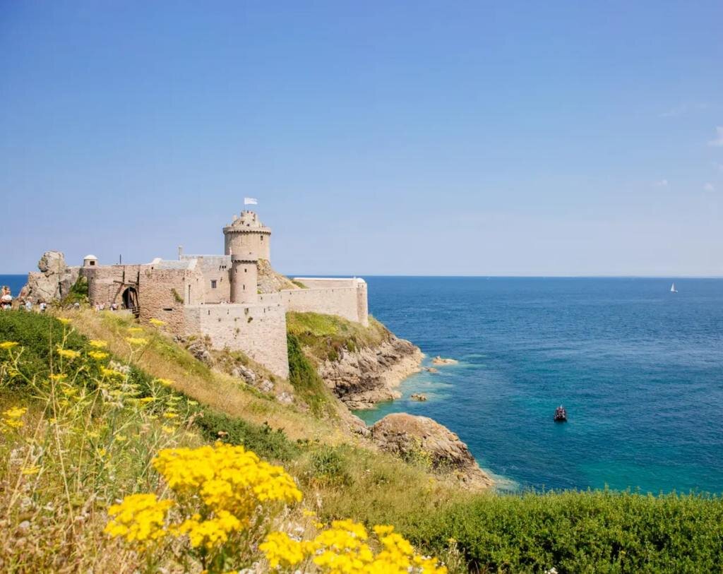 Источник: https://les-escapades.fr/week-end-bretagne/