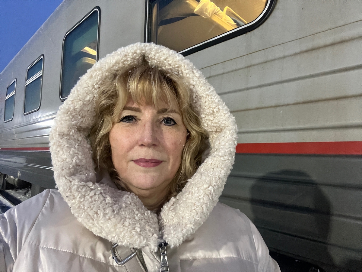 Собралась я Новый год  встретить с мамой. Но на этот раз решила изменить свой путь и поехать другой дорогой.  Поезд мой ехал через Москву, где живут мои подруги по вязанию и просто замечательные девчонки. И вот она, Москва!  Конечно меня встретили. Мы ездили в Подмосковье, где живет Елена, одна из девчонок. 