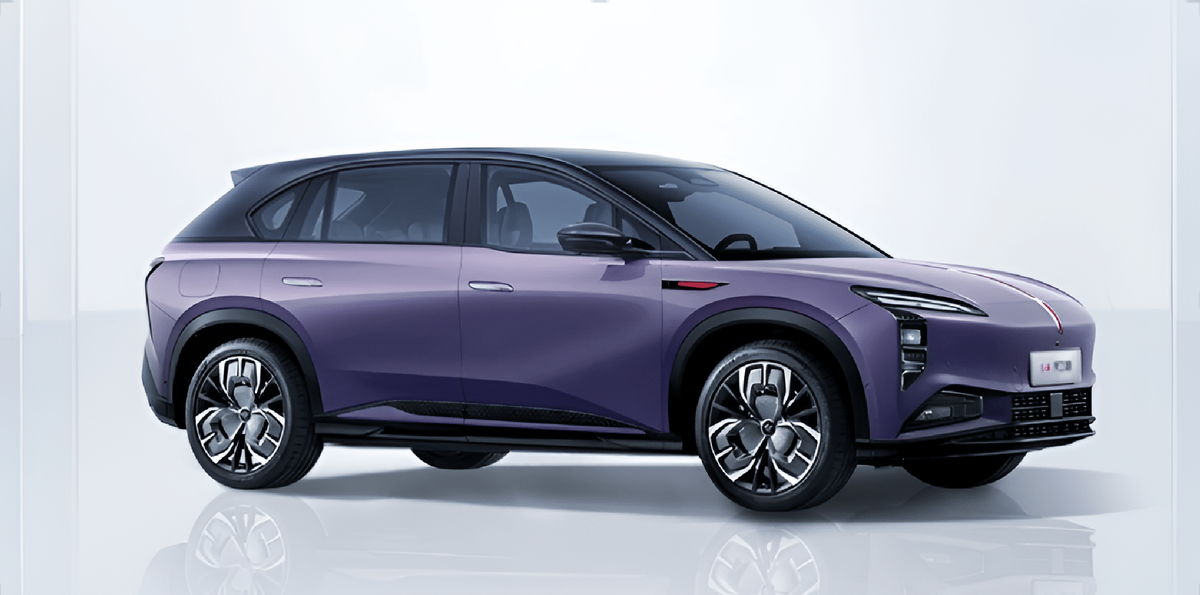 Новый Hongqi Tiangong 08: электрический кроссовер будет официально продаваться на европейском рынке под другим наименованием (E-HS7) — и почти в 2 раза дороже, чем в Китае.