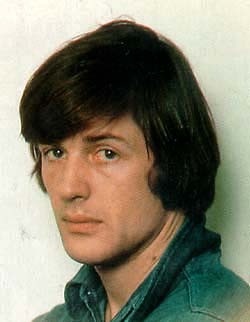 Картинка из инета. Из всех фотографий Александра Абдулова я выбрала эту... Без пафоса, глянца, улыбок. ... Настоящее. Тихое. 