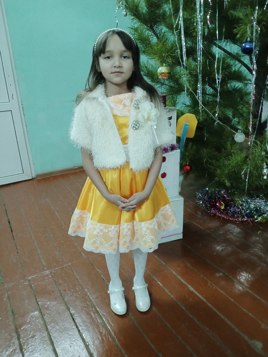 Сейчас наша Малика петь будет.