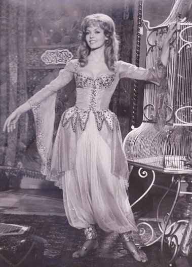  Мишель Мерсье в роли Анжелики