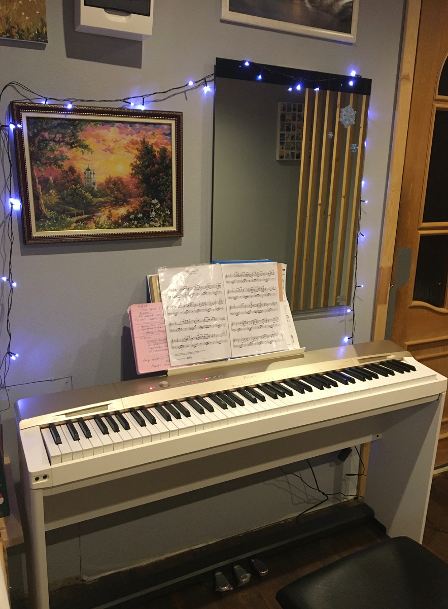 Она у меня почти во всех домах висит над пианино.