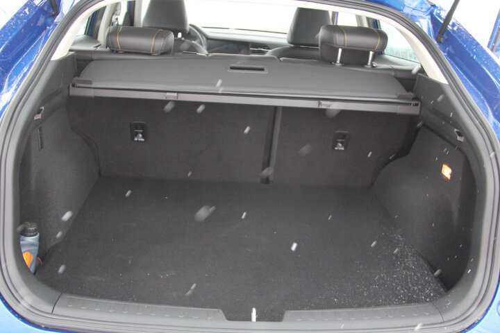 Багажник у купе-кроссовера не маленький.