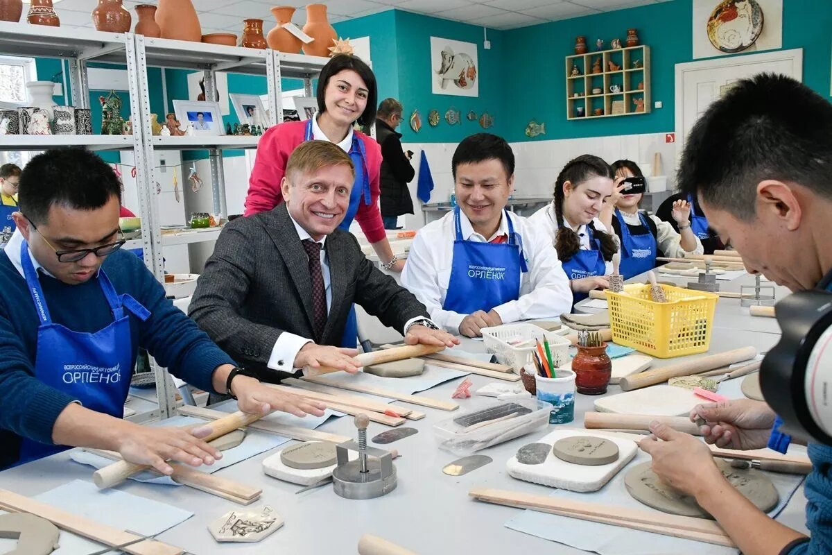 Директор ВДЦ «Орленок» Александр Джеус согласен с тем, что позитивный настрой и желание жить полной жизнью помогает поддерживать физическую форму.
Фото: Юрий Ходзицкий