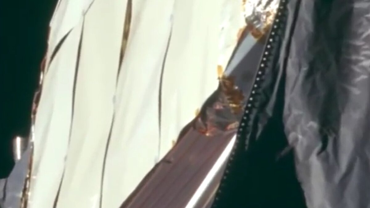 "Модуль стоимостью 2.2 миллиарда по ценам 70-х годов прошлого века , собран из картонных листов закреплённых скотчем"©