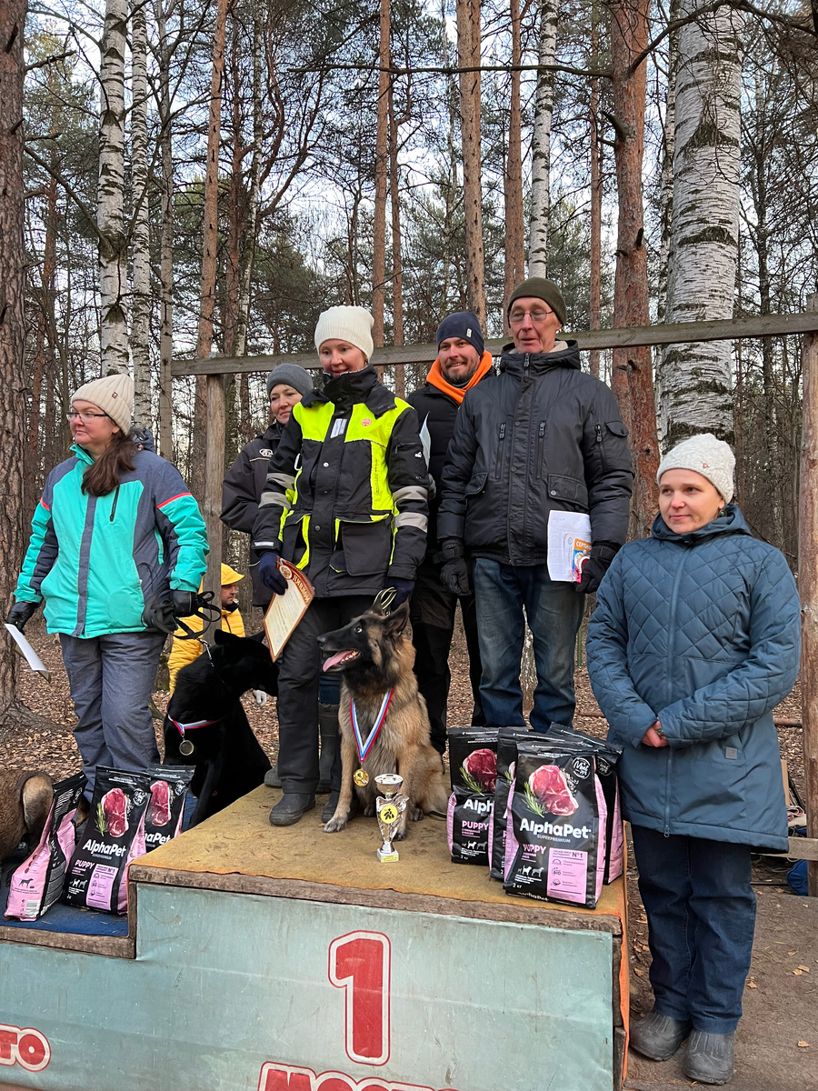 Тогда, в Перми, мы выиграли и командный зачет - на пьедестале с нами вся команда "Неудержимые"