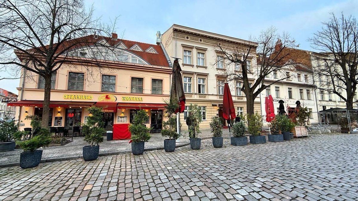 Наша Гостиница, второй дом , советую ,очень уютно в центре города.