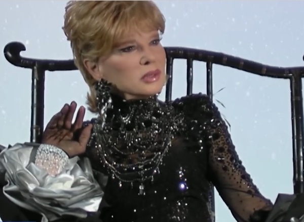 Фото: скриншот эфира Первого канала от 31.12.2024 (Новогодняя ночь. 30 лет вместе.)