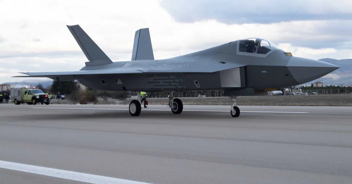 Ранее сообщалось о заинтересованности Саудовской Аравии в приобретении более 100 единиц самолетов, что еще больше подтверждает ее намерение диверсифицировать источники оборонных закупок, учитывая, что Саудовская Аравия, по-видимому, не в состоянии купить F-35, несмотря на неоднократные запросы с 2012 года. Фото: TAI