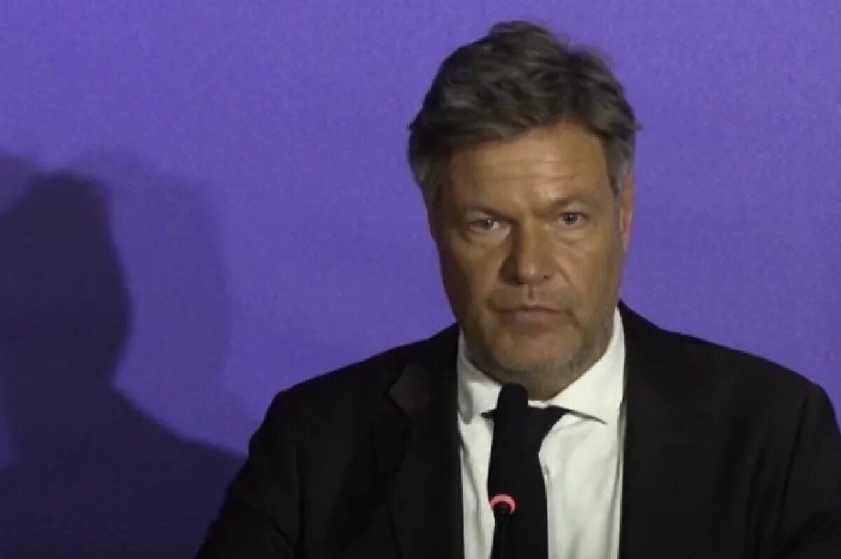    Вице-канцлер Германии Хабек обвинил Маска в атаке на немецкую демократию