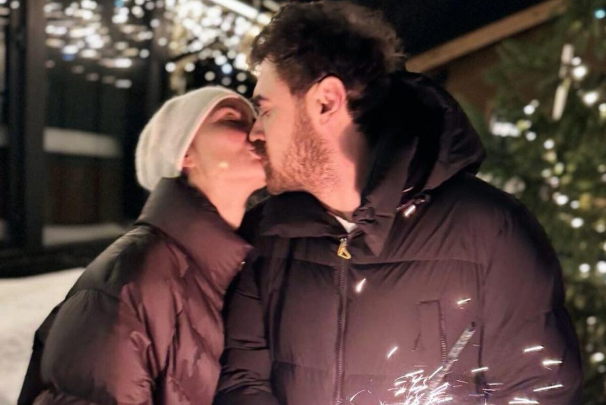    Агата Муцениеце и Петр Дранга Социальные сети