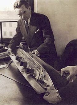 Владимир Юркевич работает над дизайном SS Normandie