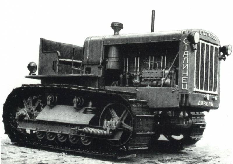 Дизельный «Сталинец» долгие годы выпускался на ЧТЗ. В 1937 году «Сталинец» из Челябинска взял Гран-при на международной выставке в Париже.