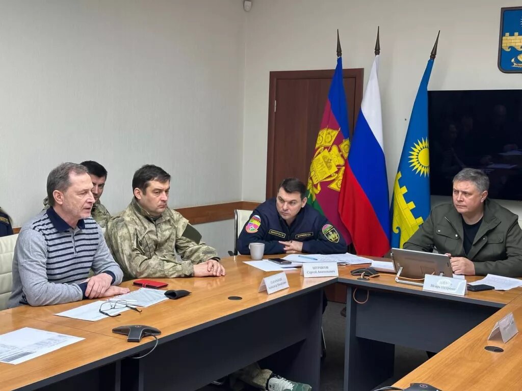 На встрече (фото: пресс-служба администрации Краснодарского края).