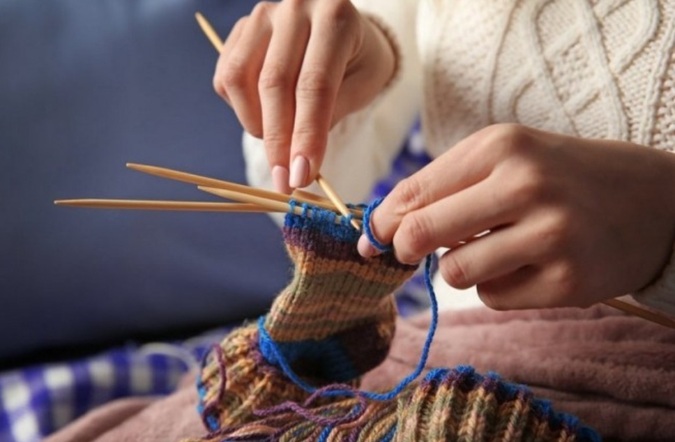 Неврология признала вязание новой йогой.