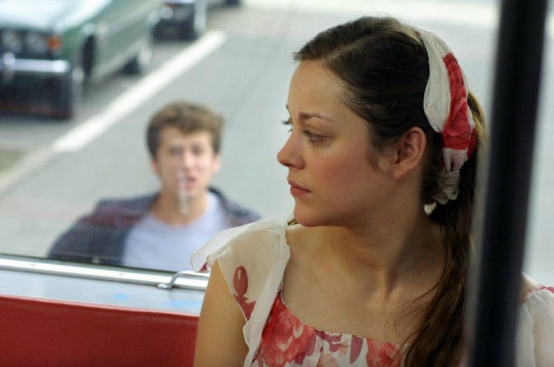 Кадр из фильма "Влюбись в меня, если осмелишься" (Jeux d'enfants, 2003).