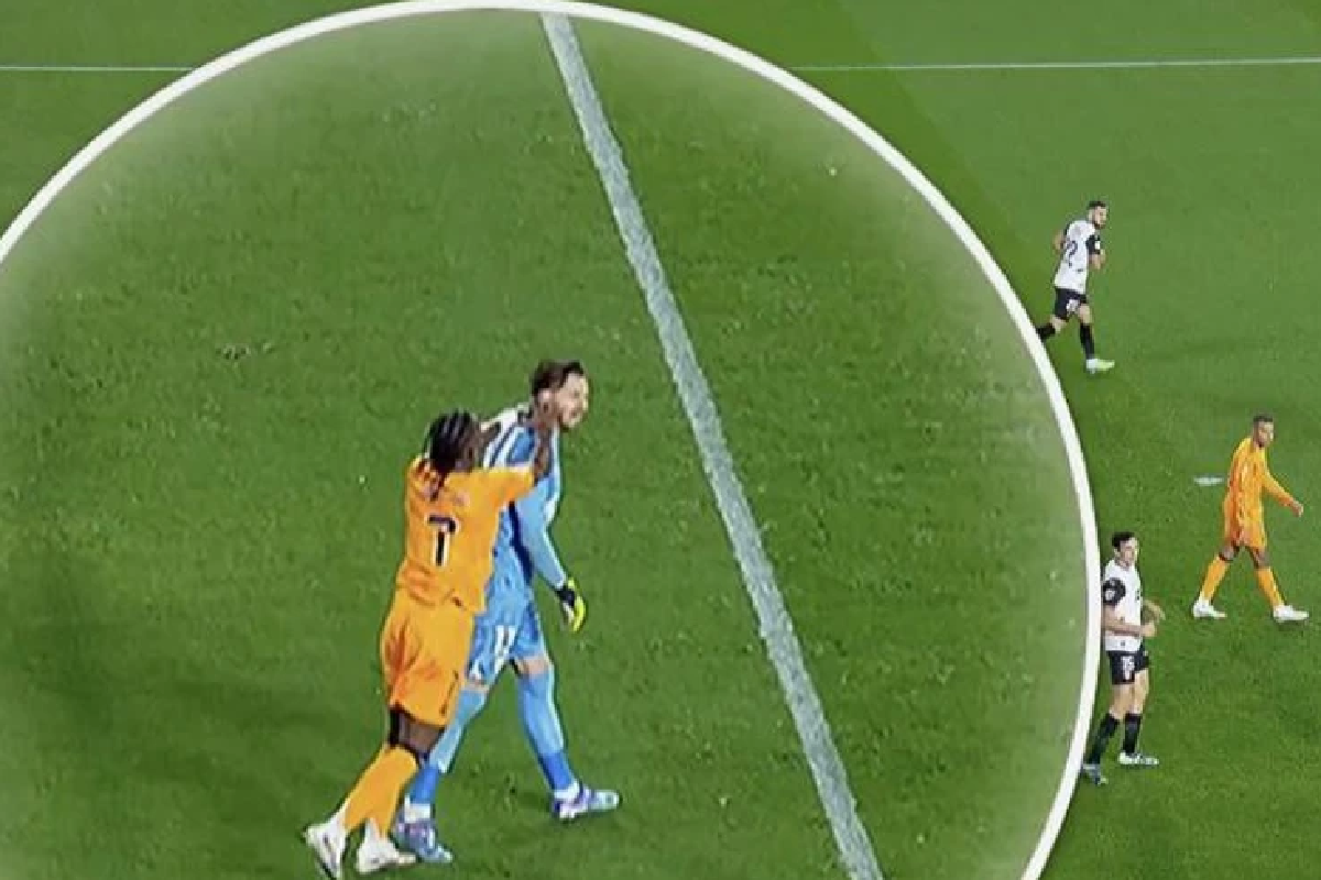 Момент, в котором у Винисиуса Жуниора сдали нервы. Фото: Матч ТВ