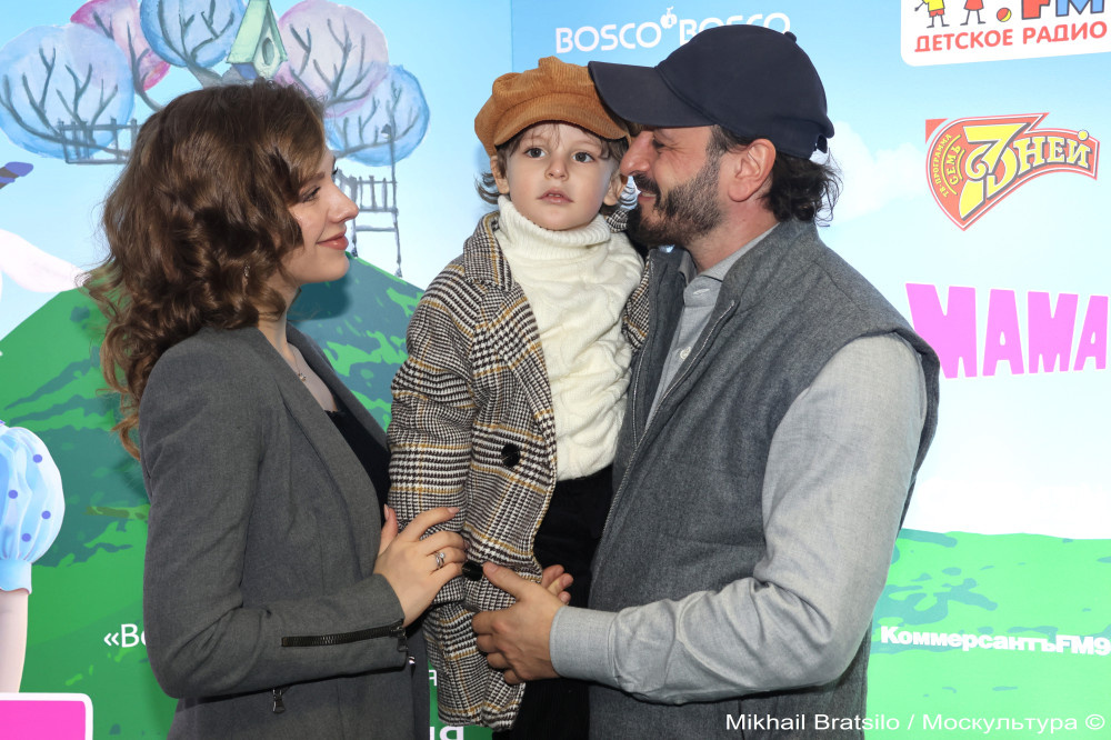 Лиза Арзамасова и Илья Авербух с сыном