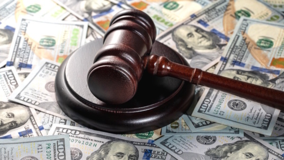    Трамп отреагировал на вызов в суд, обвинив судью в неуважении к конституции Андрей Галкин