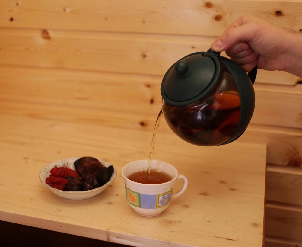    Алкоголь лучше заменить ароматным травяным чаем. Фото: Из личного архива/ Фото Евгения Коновалова