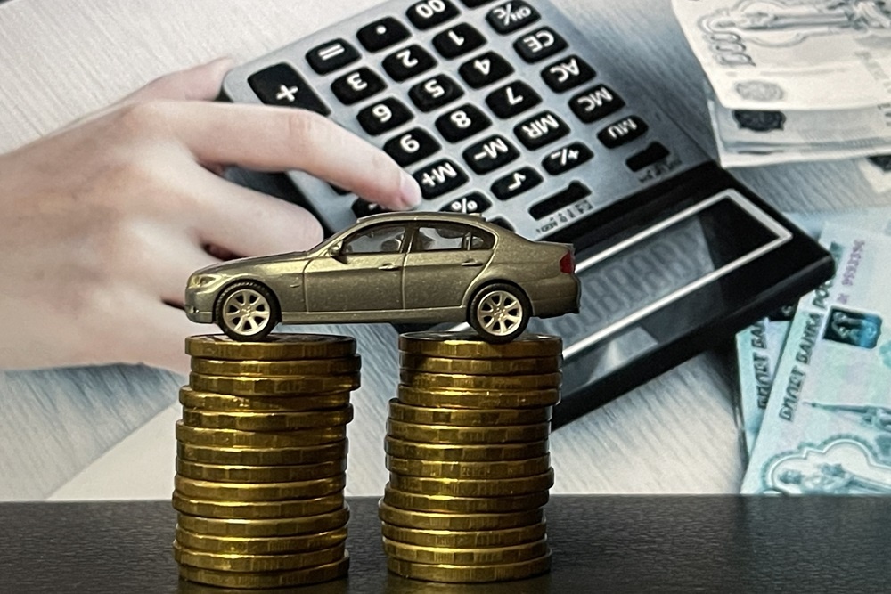    Ставки автокредитов могут достичь в "стрессовом" сценарии 30%, а в базовом - уровня в 23-25% годовых. / Сергей Михеев