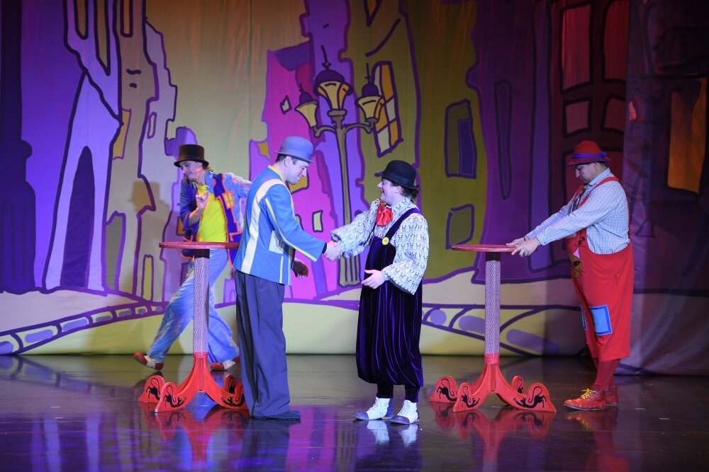    На сцене мы с коллегами выкладываемся на полную катушку. Фото: Театр кошек Куклачева