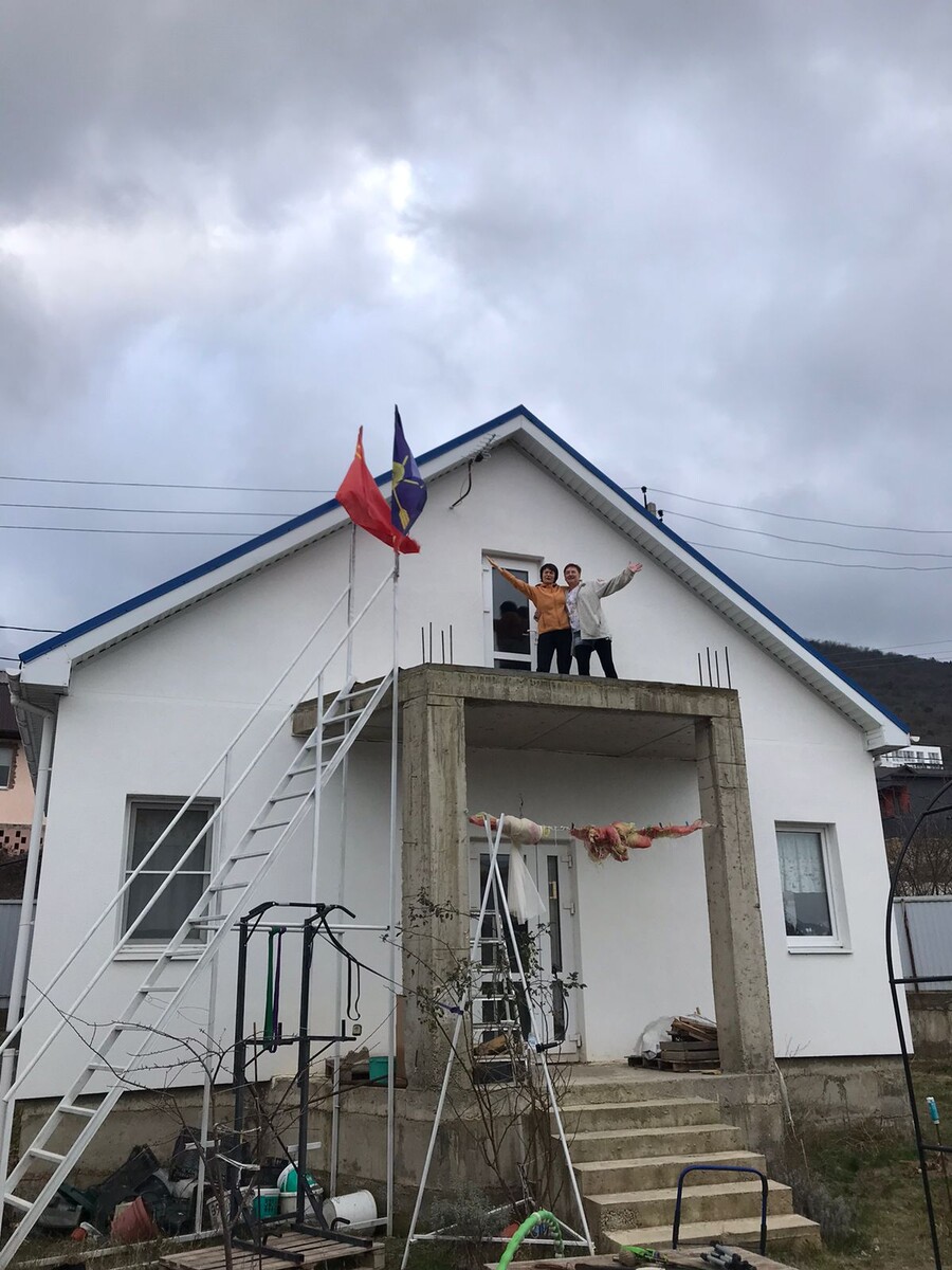 Мы с Леной на втором этаже на будущем балконе