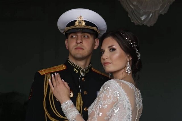    При знакомстве с будущей женой Михаил пошутил, что учится на психолога. Анастастия, увидев офицерскую выправку, ему, конечно же, не поверила. Фото: Из личного архива Анастасии Васильевой