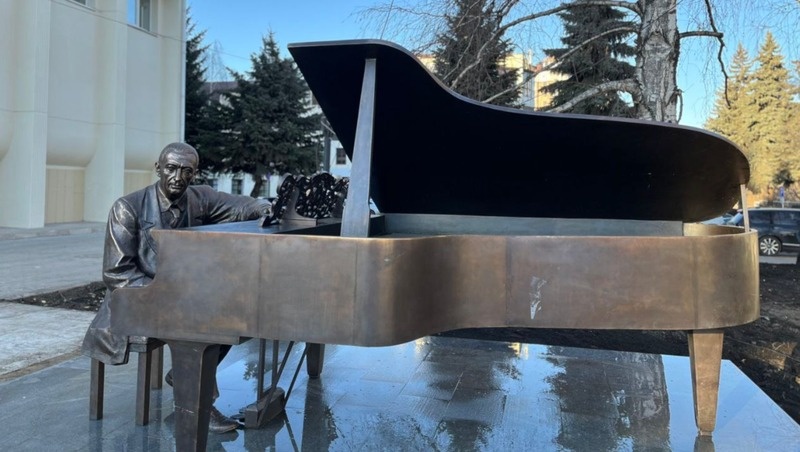     Скульптура российского композитора Сергея Рахманинова в Кисловодске Фото: Администрация Кисловодска