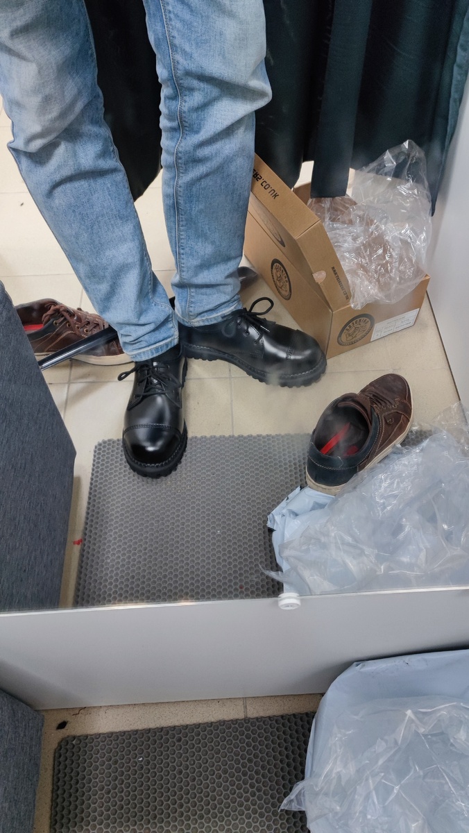 Полуботинки Grinders