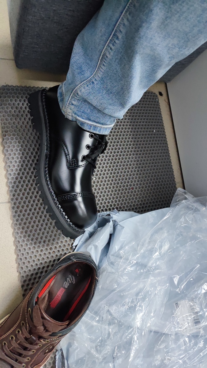 Полуботинки Grinders