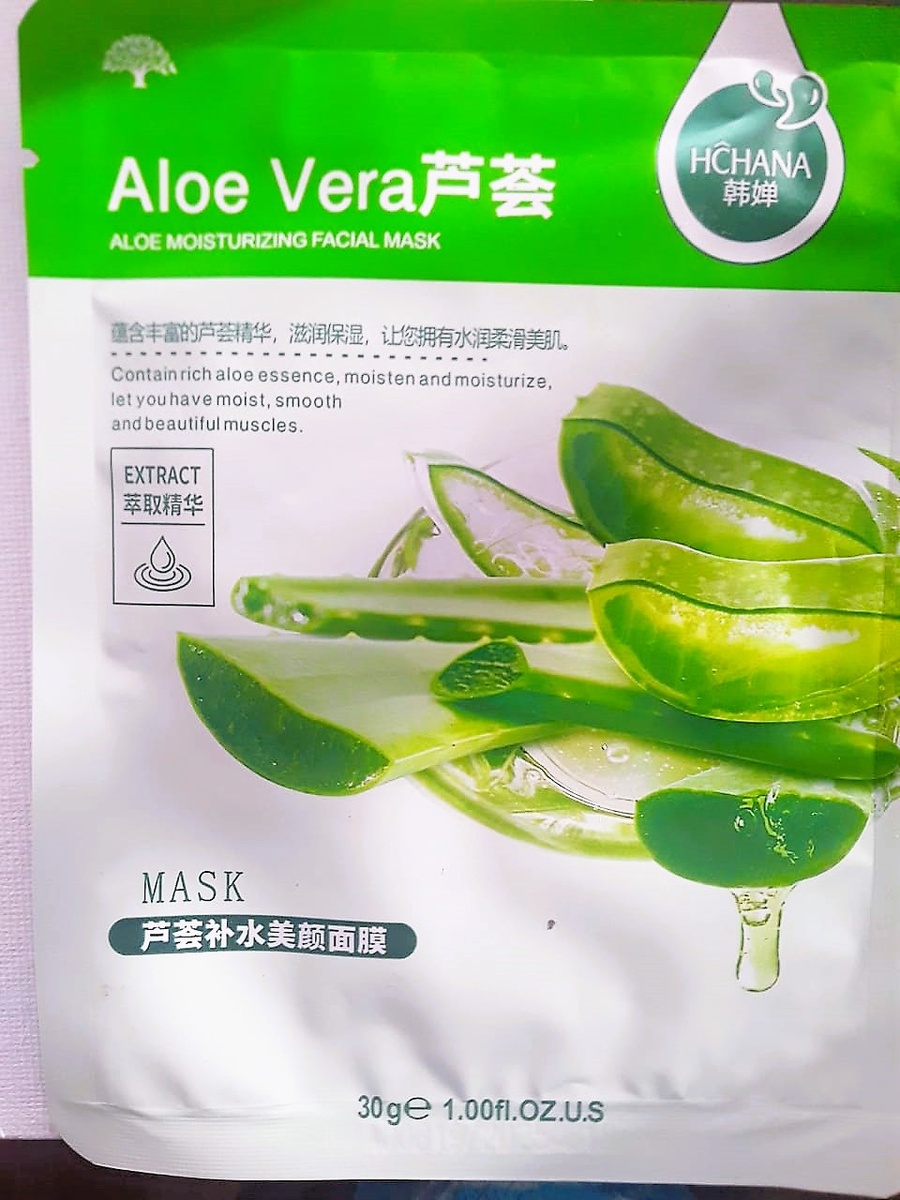 Маска для лица "Aloe Vera" от китайского бренда HCHANA. Фото из архива автора.