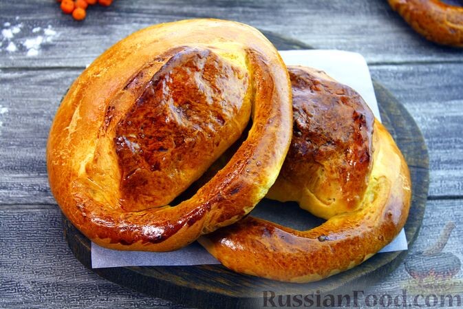 масло топлёное, молоко, яйца, мука, дрожжи сухие, сахар, соль