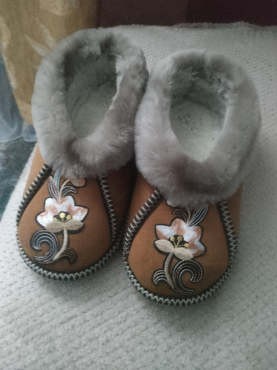 Тапочки теплые, это ли не любовь.