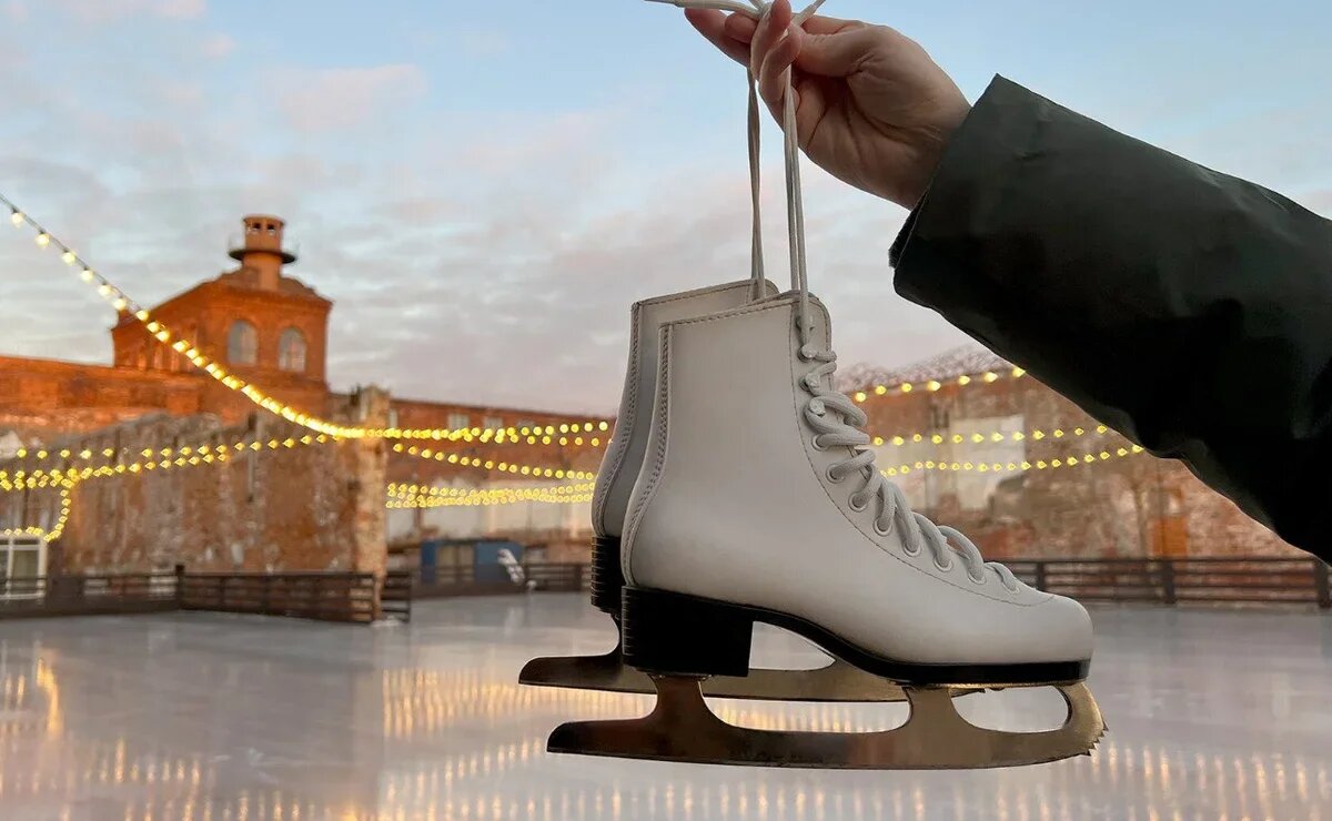    Самый большой каток в мире и еще 9 атмосферных катков Москвы и Санкт-Петербурга