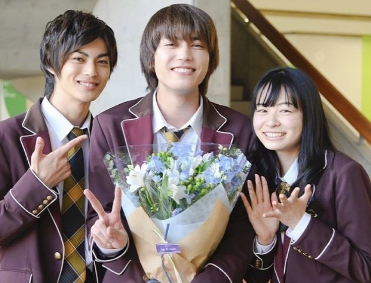 Фото ведущих актёров проекта: Камио Фуджу, Итагаки Мизуки, Рико