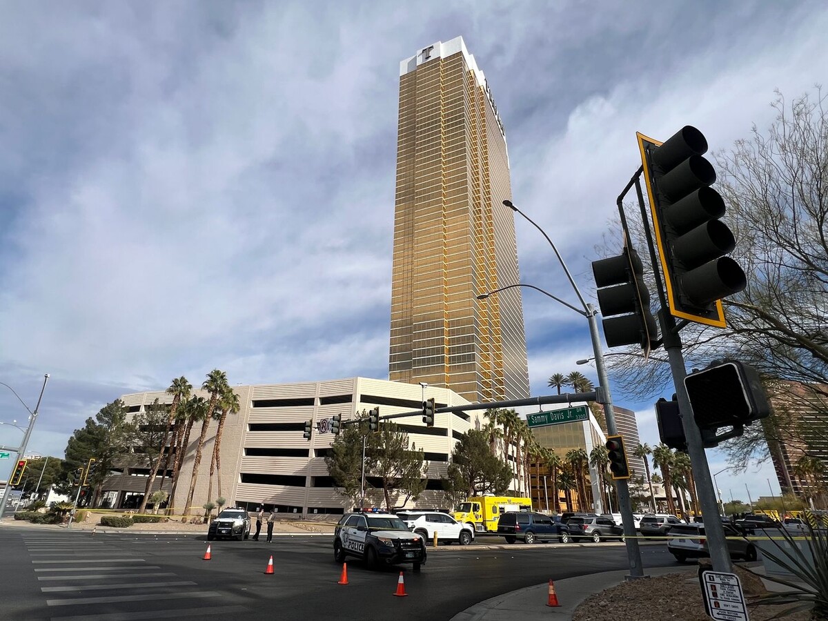    Территория возле отеля Trump International в Лас-Вегасе где взорвался Cybertruck / Источник: © Tan Jingjing/XinHua/Global Look Press