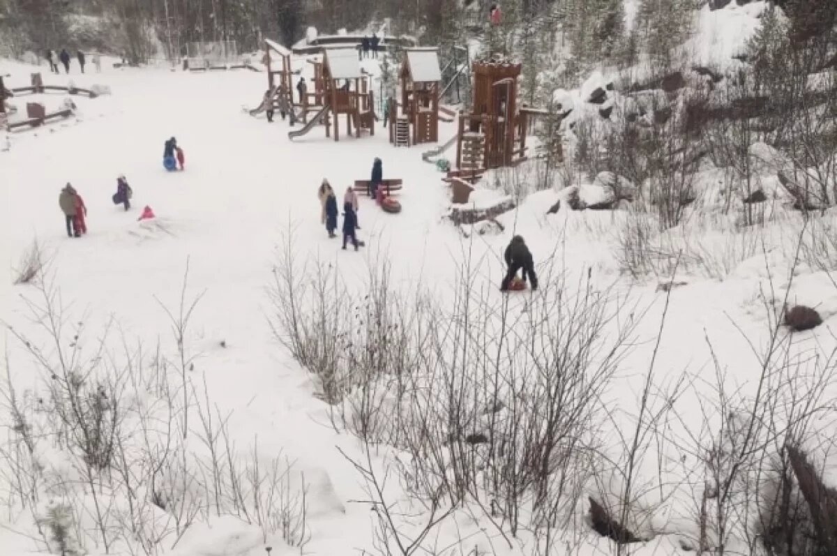    В Красноярске катавшийся на плюшке 11-летний мальчик разбился о камень