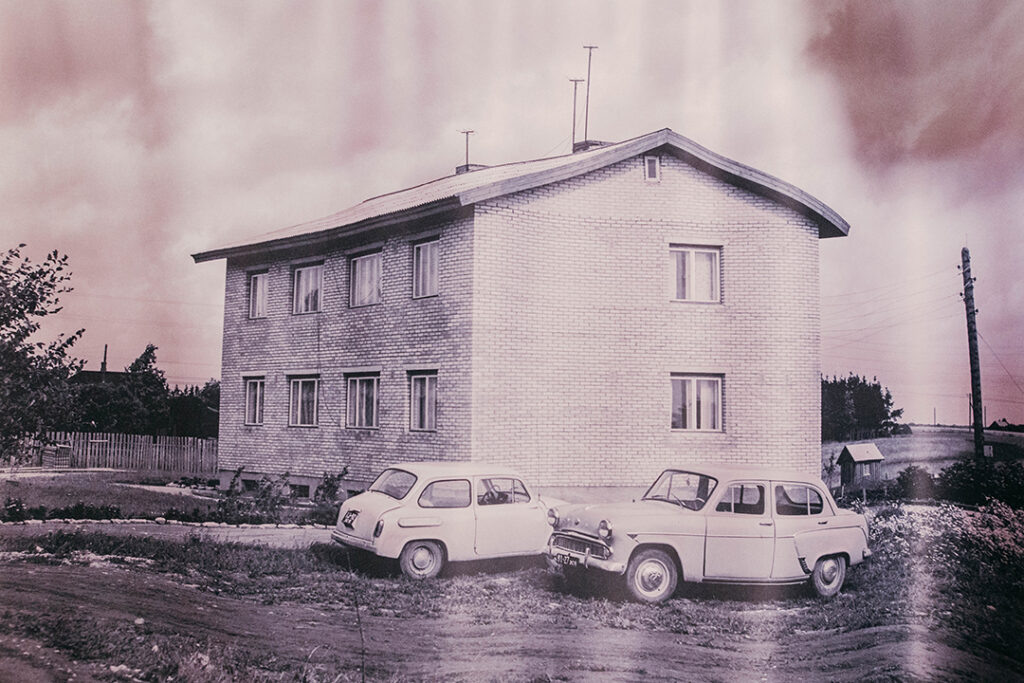 "Дом Колхозника" на своем оригинальном месте в колхозе Ярвесалу. Фото 1960-х годов