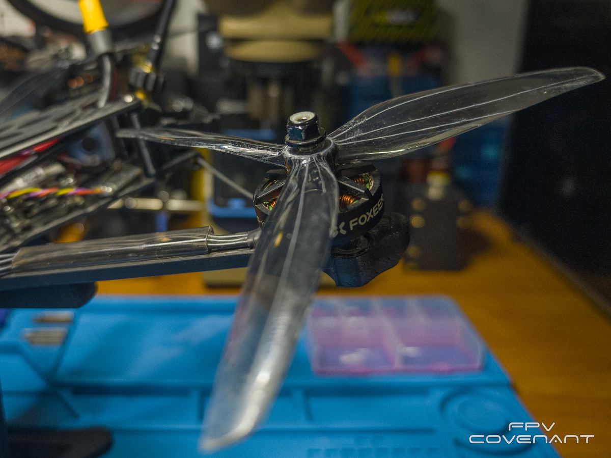 Пропеллеры FPV дрона деформированны и имеют вмятины