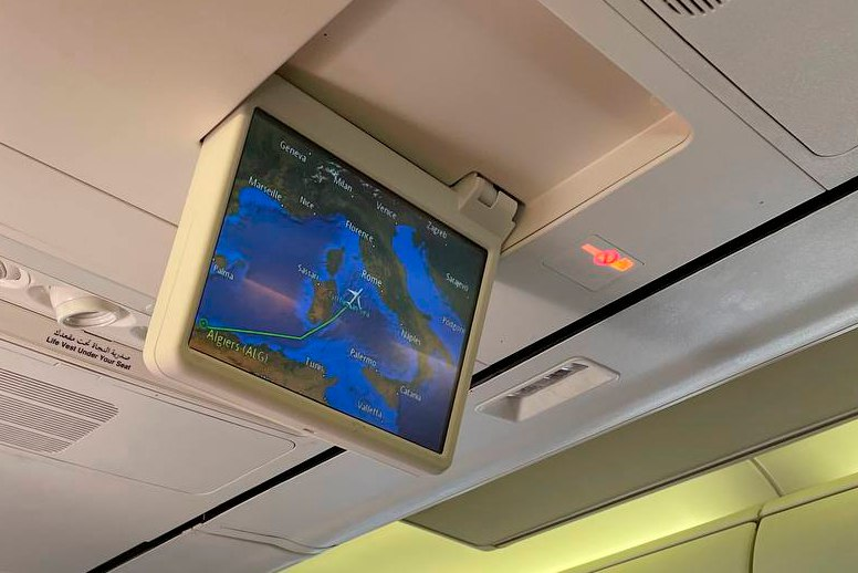 Рейс из Алжира в Рим / @ranarod