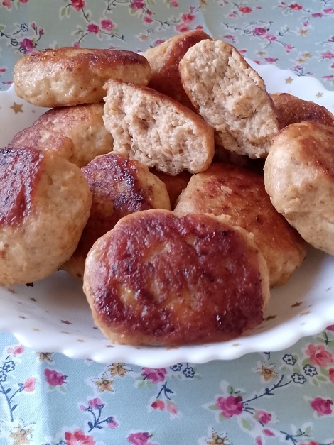 Куриные котлеты жареные