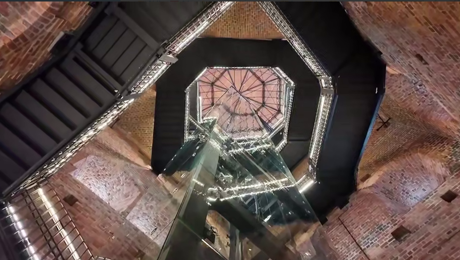    Лифт в башне Св. Олофа в Выборге.