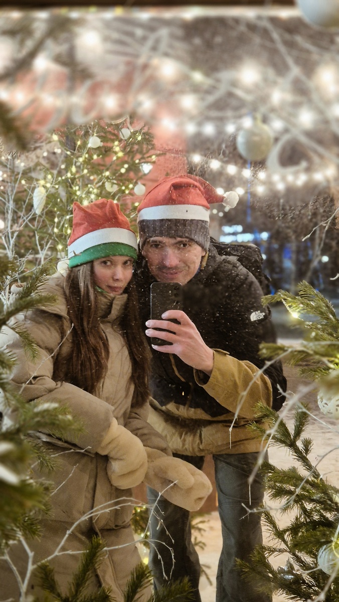 Фотозона около кофейни "Base Coffee", пр. Ленина, 58. 