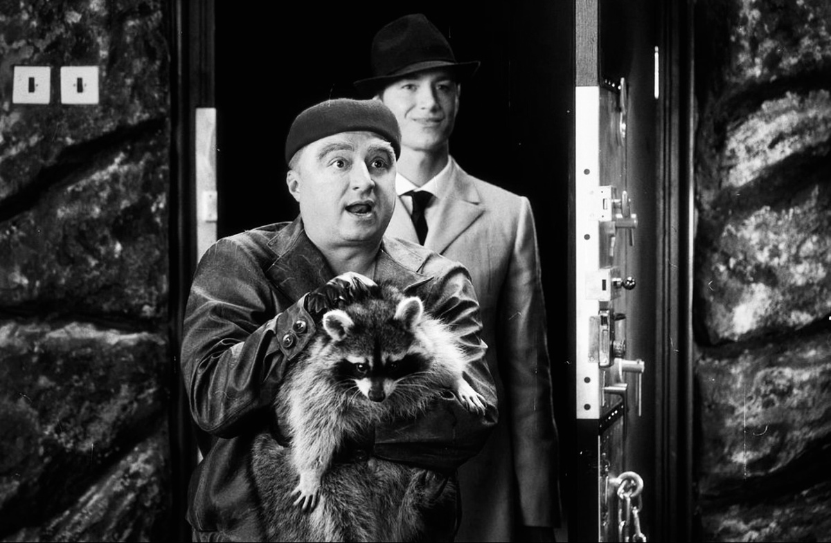 Максим Лагашкин и Алексей Воробьёв в фильме «Небриллиантовая рука»