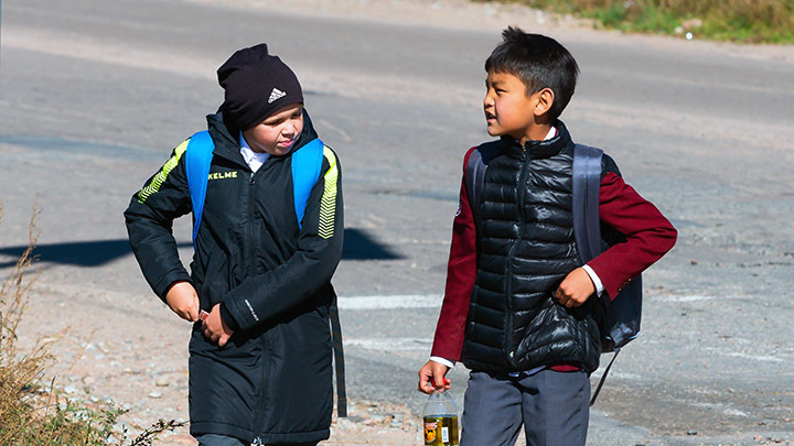    Мигрантов, которые действительно хотят адаптироваться и жить в России, говорят по-русски. Фото: Thiago B Trevisan/Shutterstock.com