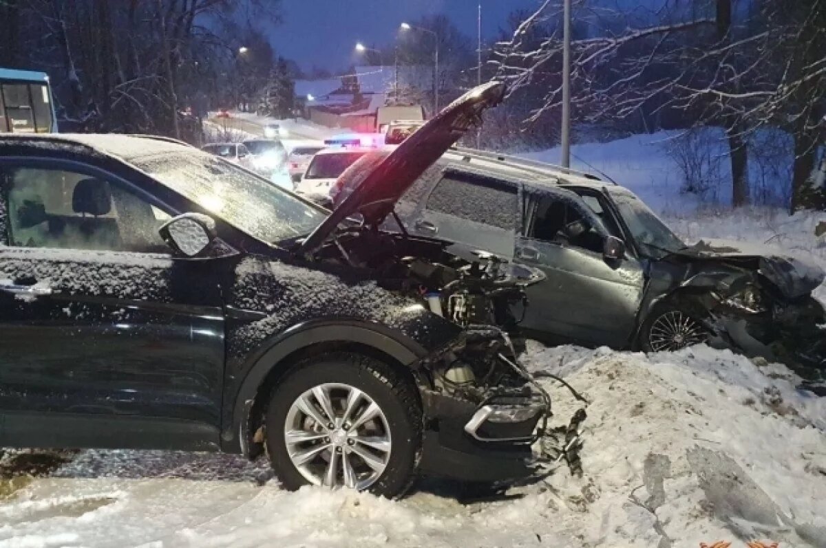    Подростка 17 лет, мужчину и женщину доставили в больницу после ДТП в Ржеве